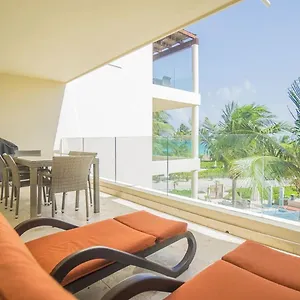 Apartahotel The Elements Oceanfront & Beachside